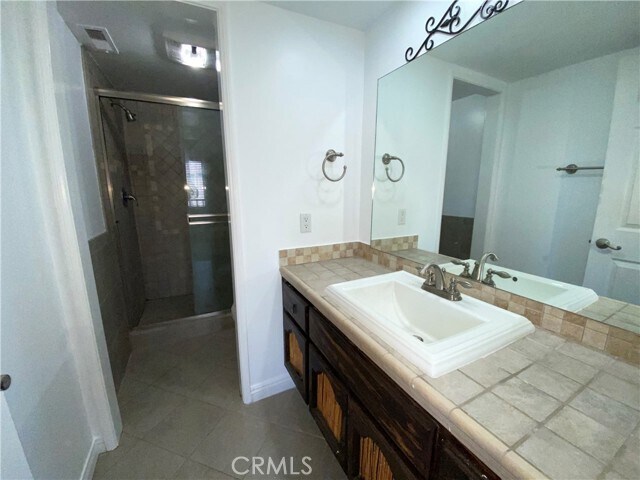 Building Photo - 6031 Shadowbrook Cir