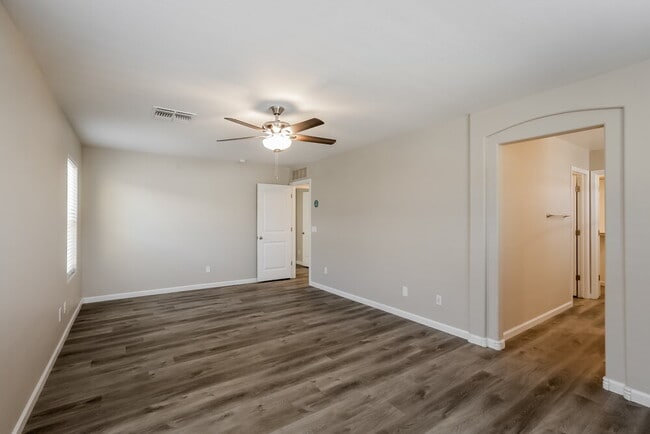 Building Photo - 10225 W Camelback Rd