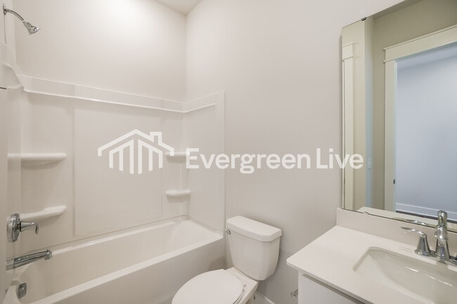 Building Photo - 131 Bloomsbury St