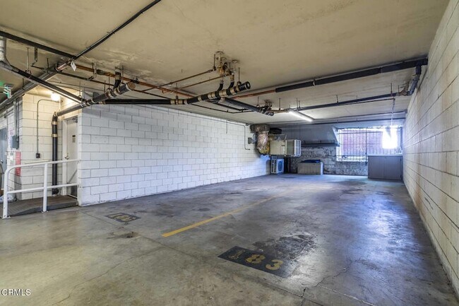 Building Photo - 355 S Los Robles Ave