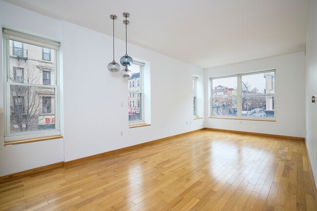 Building Photo - 318 Knickerbocker Ave