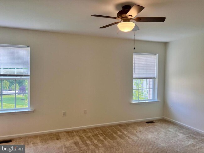 Building Photo - 654 Jacobsen Cir