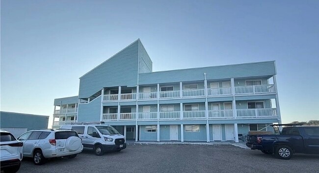 Building Photo - 14801 Compass St