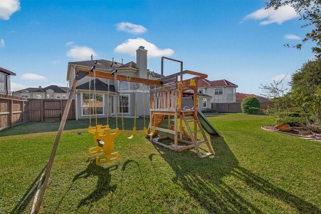 Building Photo - 2210 Bywater Dr