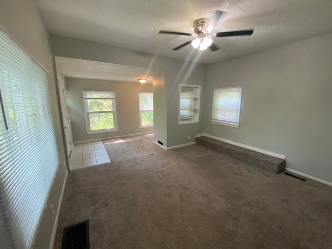 Building Photo - 2 bed house in Davenport