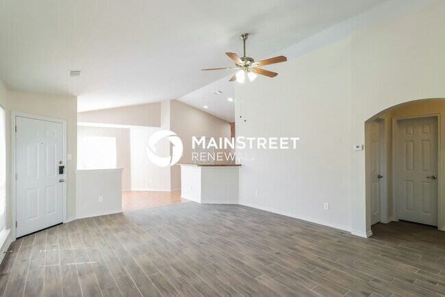 Building Photo - 3 Bedroom Pet-Friendly Home in Fort Worth, TX with Main Street Renewal