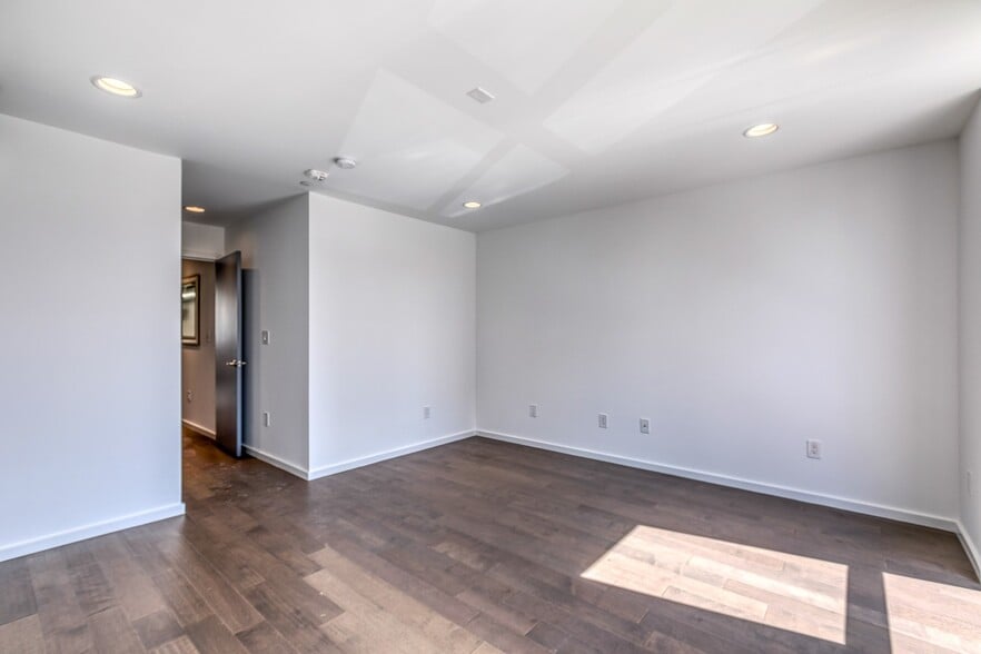 Building Photo - 1613 N 7th St