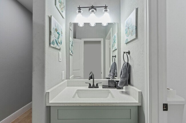 Building Photo - 5607 Bacher St