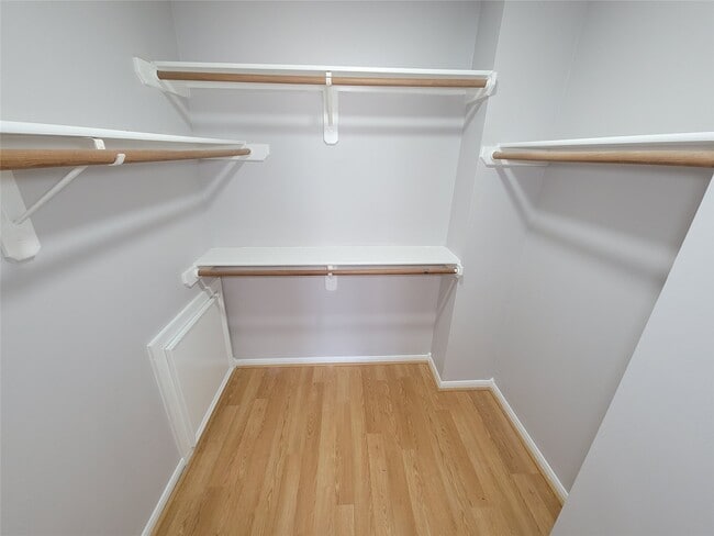 Building Photo - 9410 Barretts Glen Ct