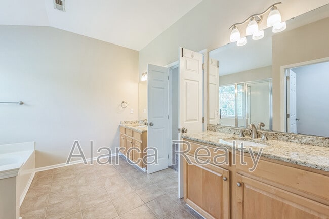 Building Photo - 6106 Greengate Ln