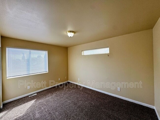 Building Photo - 1118 Park Ave