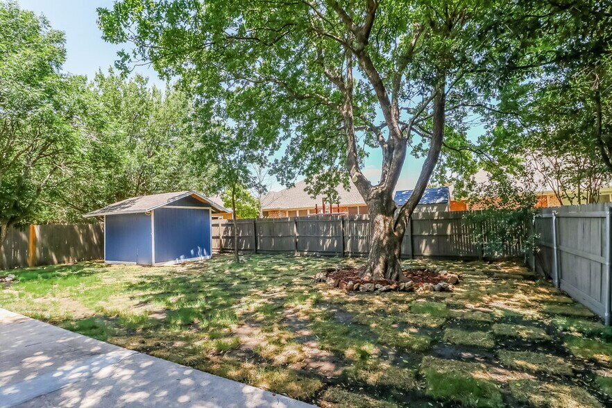 Building Photo - 1124 W Hills Terrace