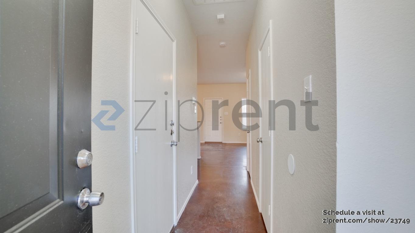 Building Photo - 2340 Aldergate Dr