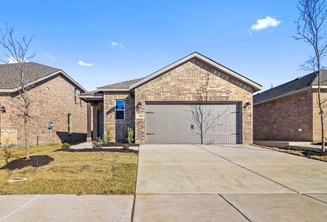 Building Photo - 3308 Dahlia Dr