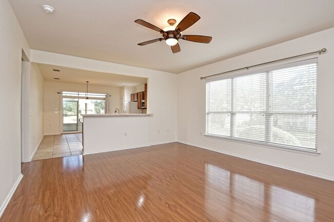 Building Photo - 815 Prairie Grass Ln