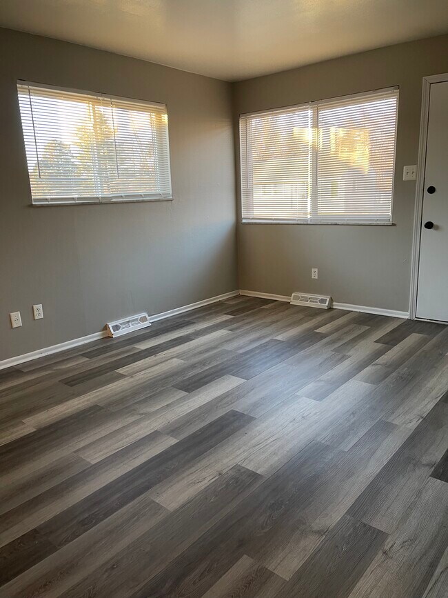 Building Photo - 10002 Livingston Ave