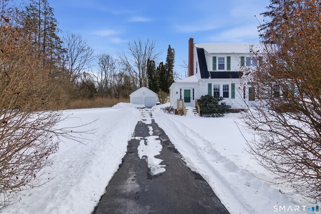 Building Photo - 815 E Main St