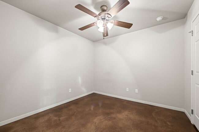 Building Photo - 1521 Aztec Trce