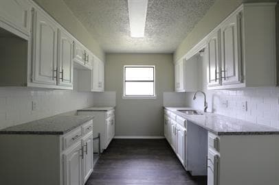 Building Photo - 811 Clyde St