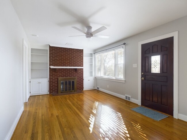 Building Photo - 7505 Landsworth Ave