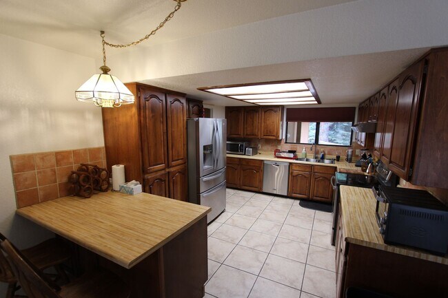 Building Photo - 3270 S Little Dr