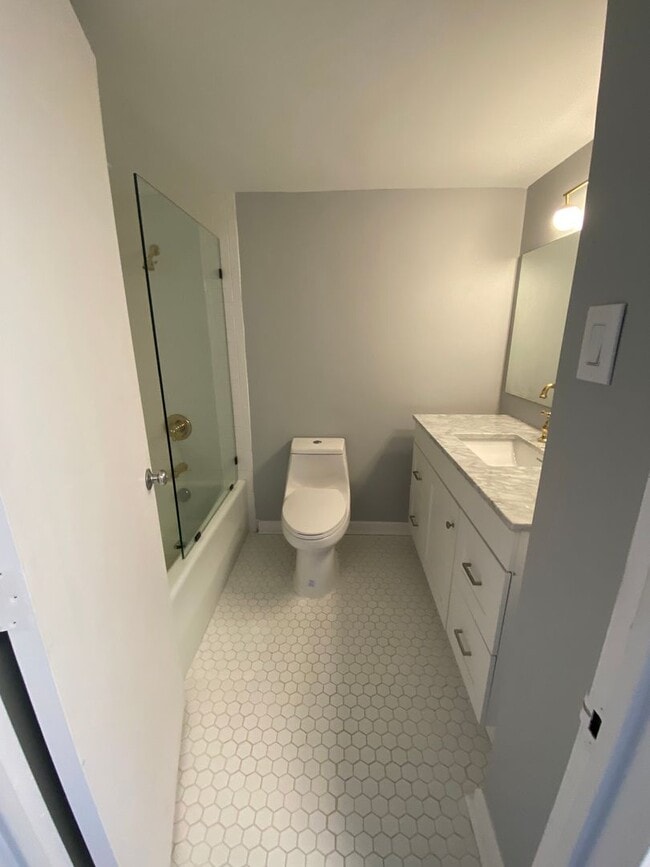 Building Photo - Santa Fe Condo- NEWLY REMODELED & MOVE-IN READY!!