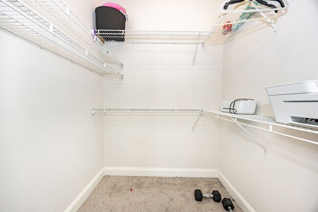 Building Photo - 900 Dean Lee Dr