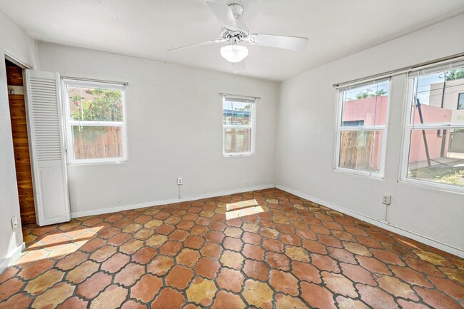 Building Photo - PRE-LEASE for AUGUST 2026 - Sam Hughes Bungalow