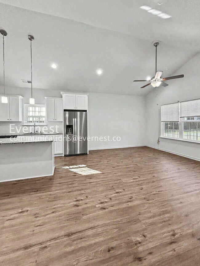 Building Photo - 10828 Mt Holly Rd