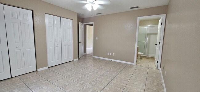 Building Photo - R# 5900-P