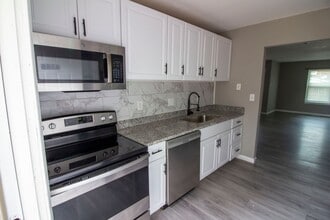 Building Photo - 4346 Swan Ave