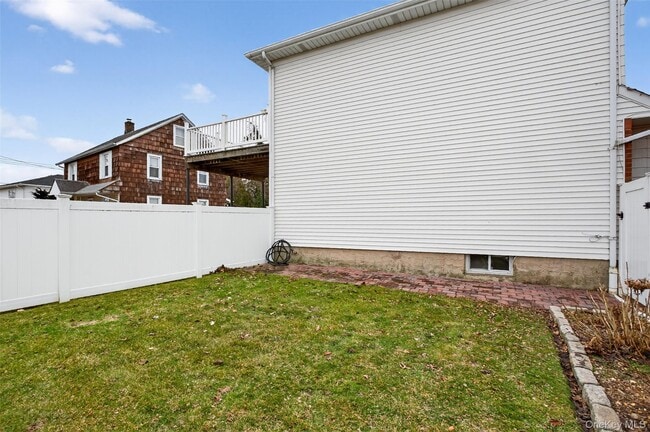 Building Photo - 297 Fairfield Ave