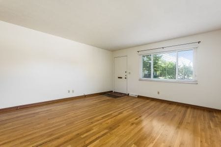 Building Photo - 5046 Heathmoor Dr