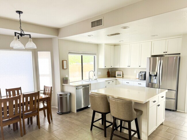 Building Photo - Marshall Ranch Five Bedroom