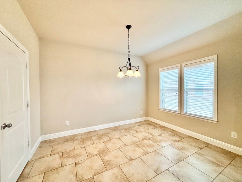 Building Photo - 3010 Sweetwater Trl