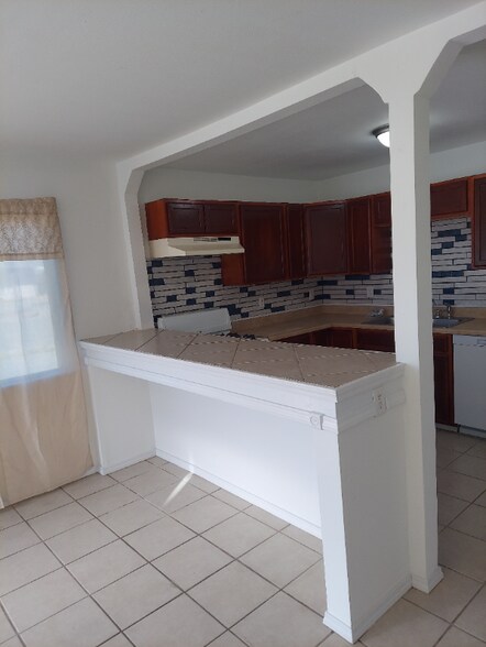 Building Photo - 5616 Bagdad Way