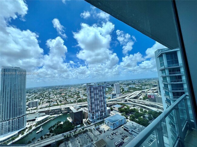 Building Photo - 92 SW 3rd St