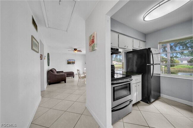 Building Photo - 730 Joel Blvd