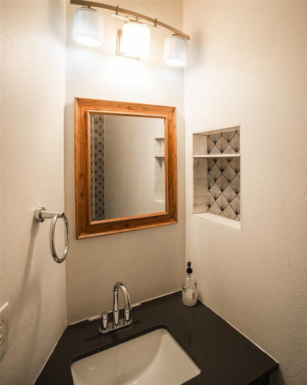 Building Photo - 11901 Swearingen Dr