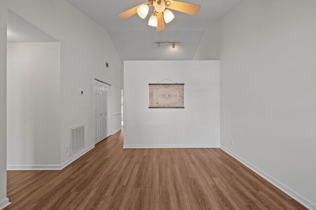 Building Photo - 67 Crystal Oaks Ct