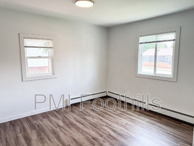 Building Photo - 825 E Dartmouth Ave