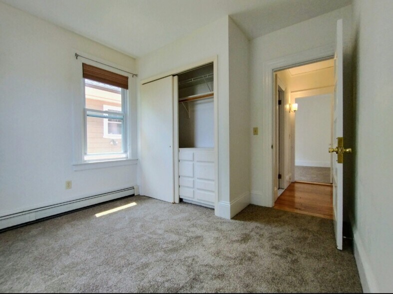 Building Photo - 151 Ivy St