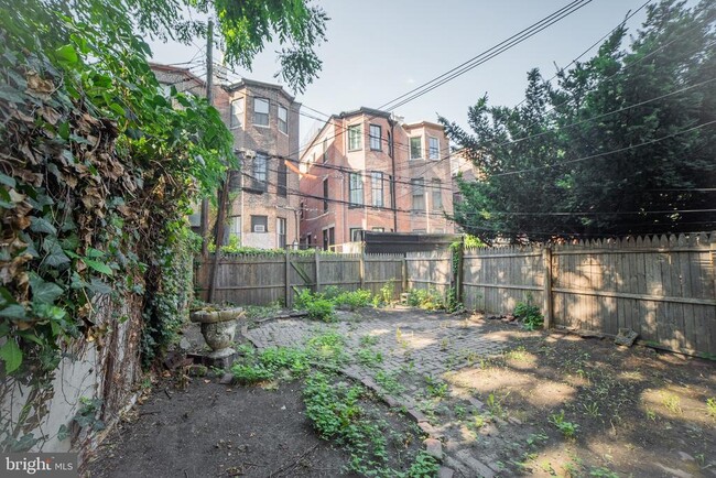 Building Photo - 2314 Spruce St