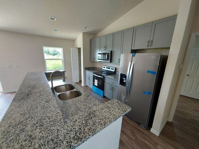 Building Photo - BARNS-120 N CUNNINGHAM AVE