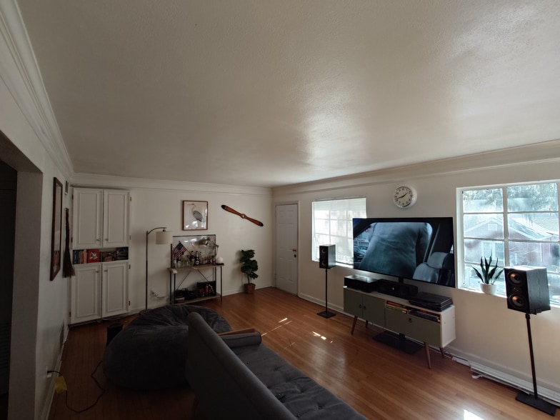 Living Area - 138 W 51st St