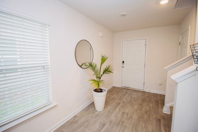 Building Photo - Spacious 4 Bedroom, 2.5 Bath Home in Bowden Village - Just Reduced! Don't miss it!