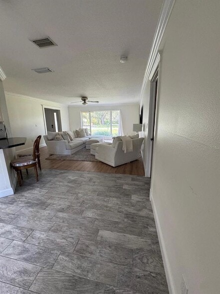 Building Photo - 581 Woodlawn Terrace