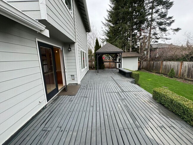 Building Photo - 4Bd/2.5Ba Maple Valley House