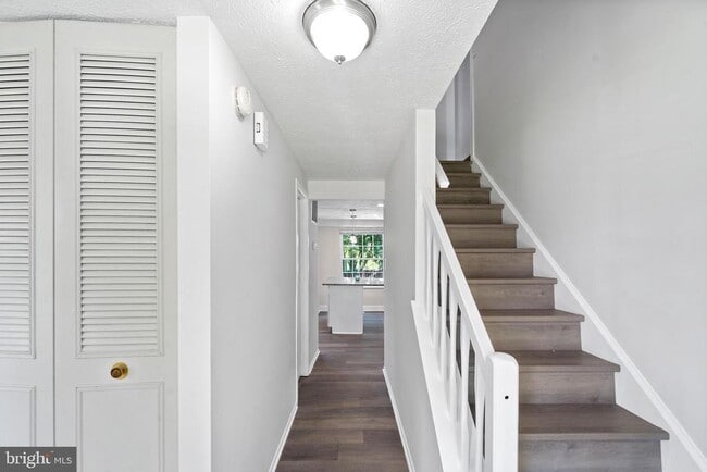 Building Photo - 12312 Streamvale Cir