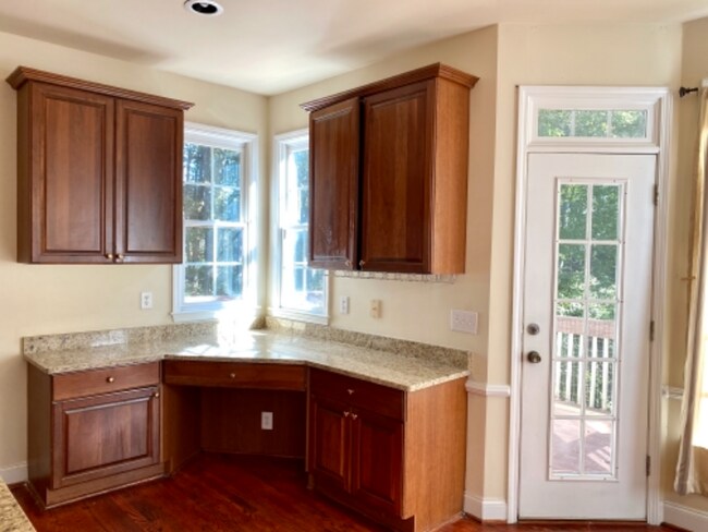 Building Photo - 835 River Trace Ct